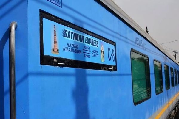 Taj Mahal Tour By Gatimaan Train